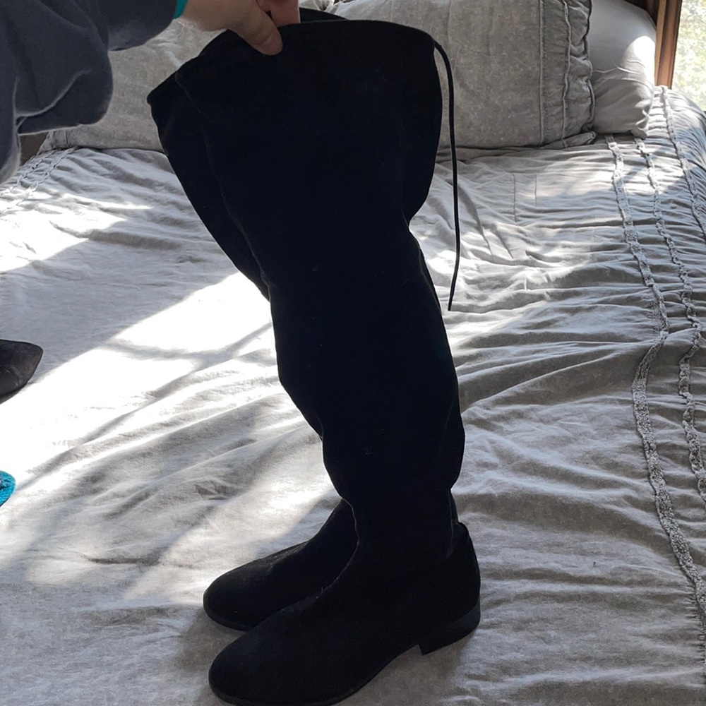 US10 Black Knee-High Boots